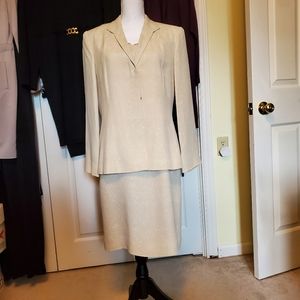 Jones Wear dress suit